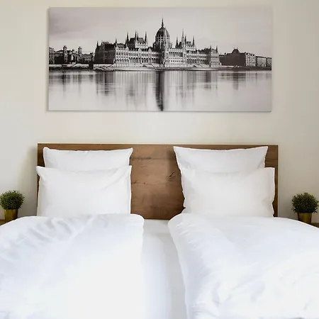 Standard By Hi5 - Bazilika Будапешт